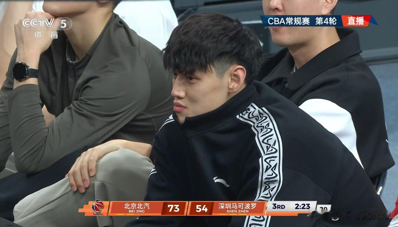 北京北汽新星曾凡博真是太渴望打球了！在今天北京北汽主场迎战深圳马可波罗的比赛中，