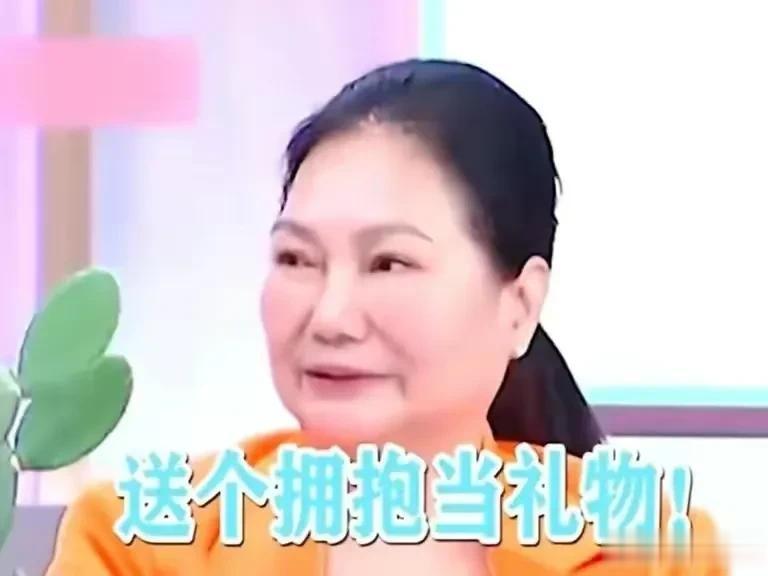 欧巴具俊晔在哄女人方面真的很有一套，这一点汪小菲就远远比不上，例如对于丈母娘，欧
