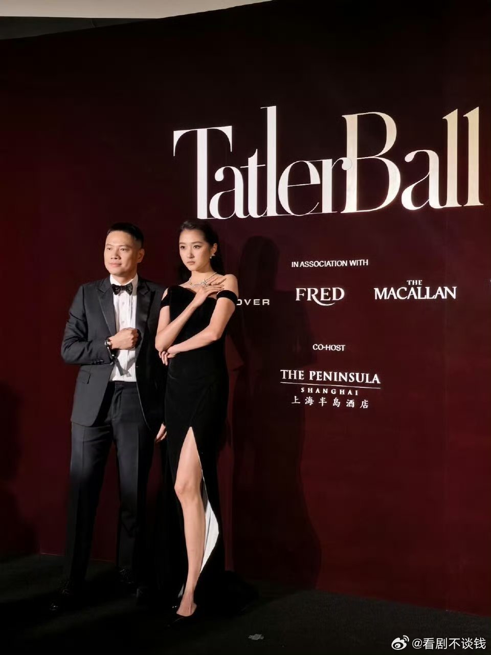 关晓彤矜贵晚宴千金，小说里的女主走出来了[抱一抱][抱一抱] ​ ​​​
