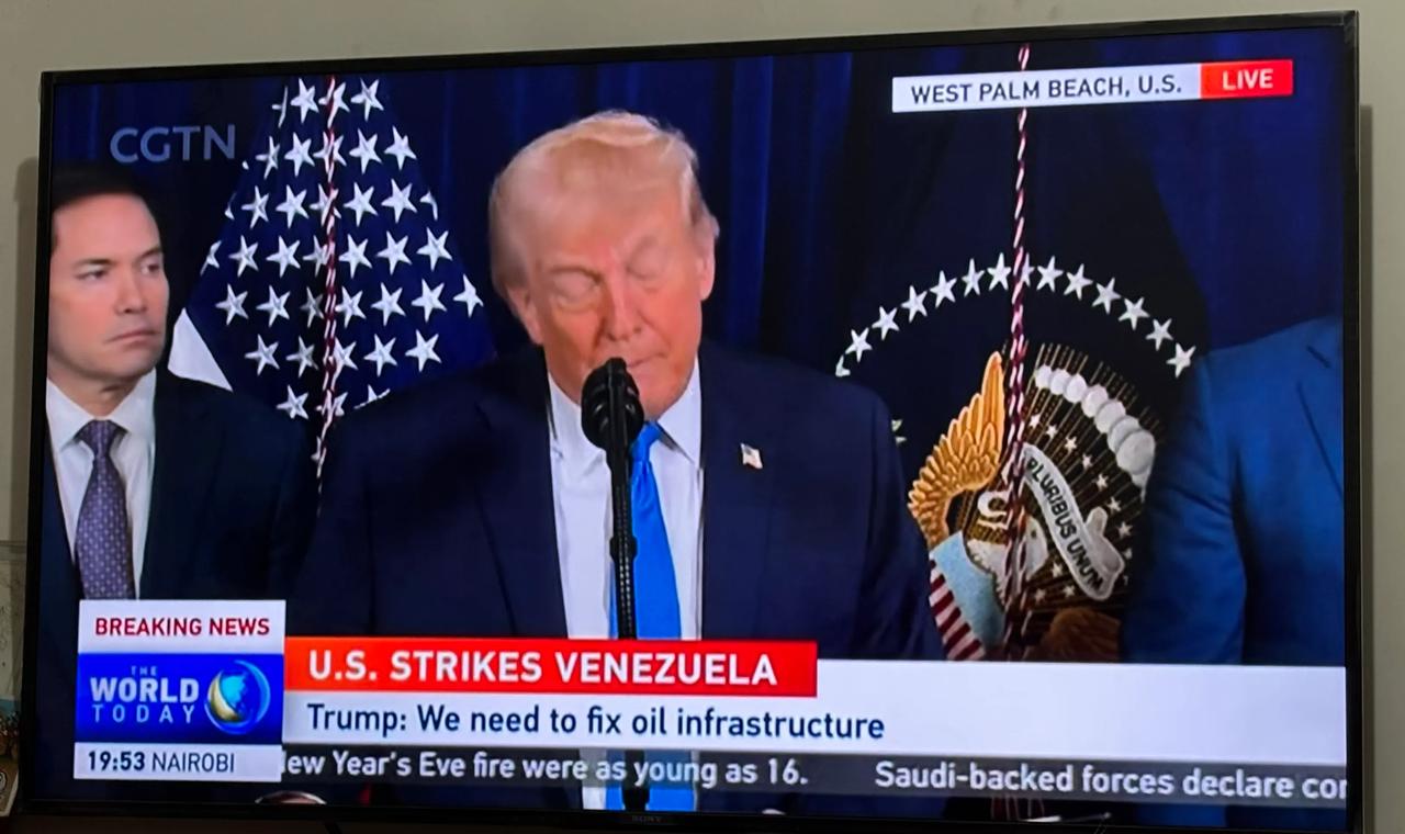 吃惊地看完特朗普就攻击委内瑞拉召开的新闻发布会。特朗普声称：我们（美国）将接管这