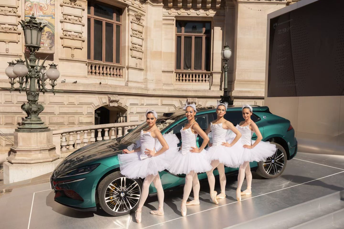 腾势品牌强势登陆欧洲！昨晚在法国巴黎歌剧院开发布会，这是新品在法国、德国、意大利