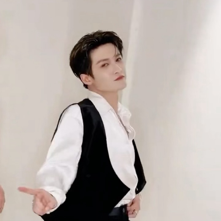 别勾引我了我真的承受不住这种诱惑啊啊啊 