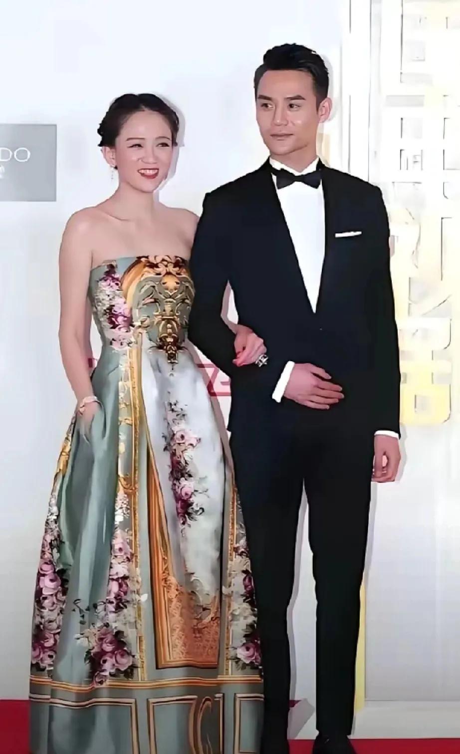 红毯之上，王凯西装笔挺，与抹胸裙美女挽臂而笑，风光无限。可谁能想到，2017年他