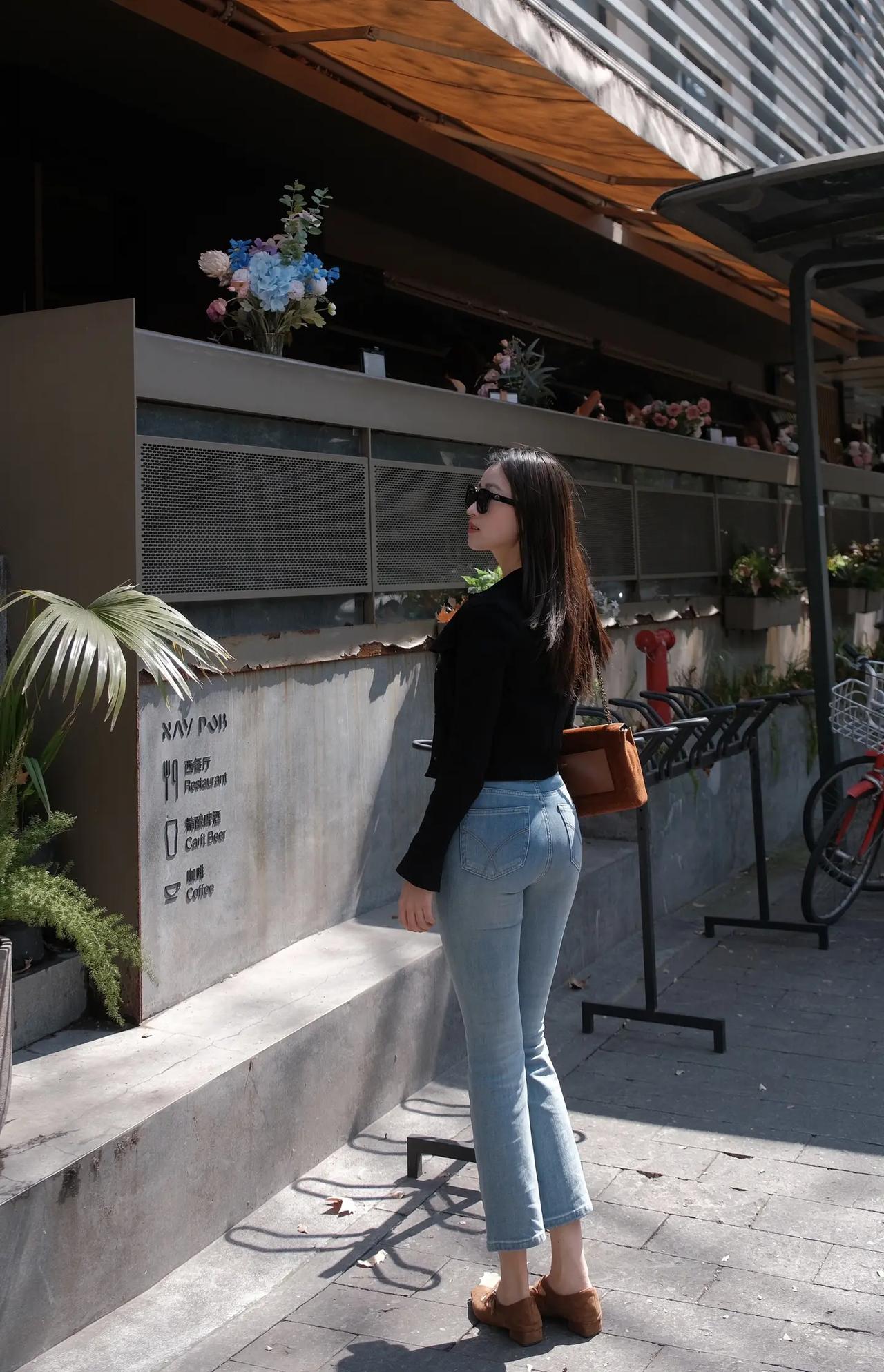 什么体型的女人回头率超高我也不知道，反正我的身材很曼妙