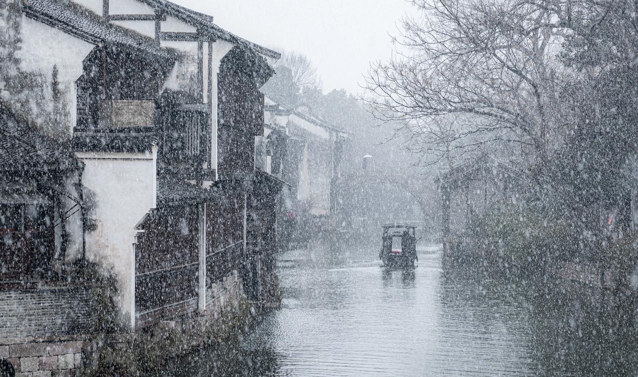 【人到万难须放胆，事到两可要平心】
        “人到万难须放胆，事到两可要