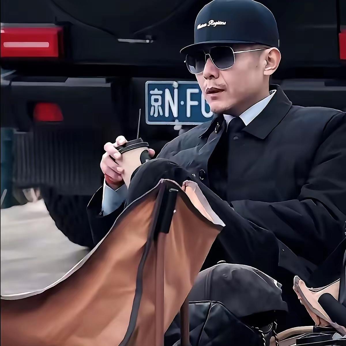 40岁男人负债300万，
六天没吃饭：
别让面子，毁了你的余生
 
      