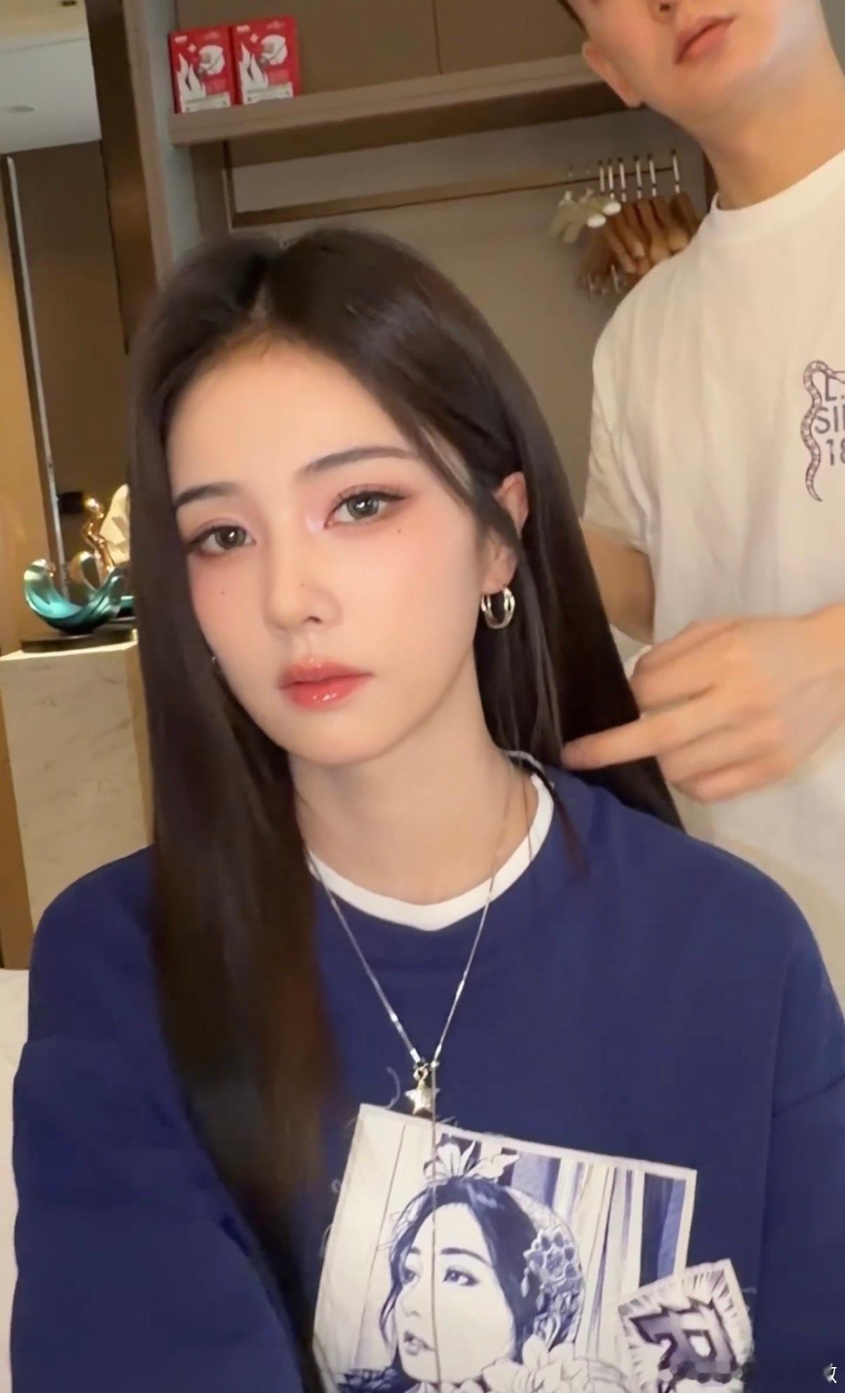 金鹤龙给白鹿化雾粉御姐妆 白鹿新妆容美出新境界！金鹤龙精心打造的雾粉御姐妆，底妆