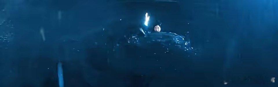 《危险关系》肖粟本想救姐姐，为何最后狠心松手？在《危险关系》那场致命的雨夜戏里，