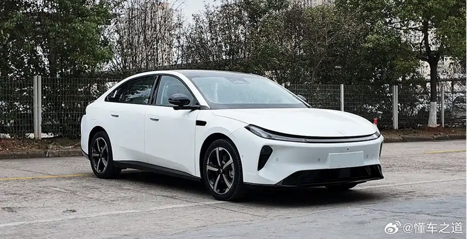 懂车之道讯 近日，懂车之道获悉，我们从工信部获取一组狐S3换电版车型的申报信息。