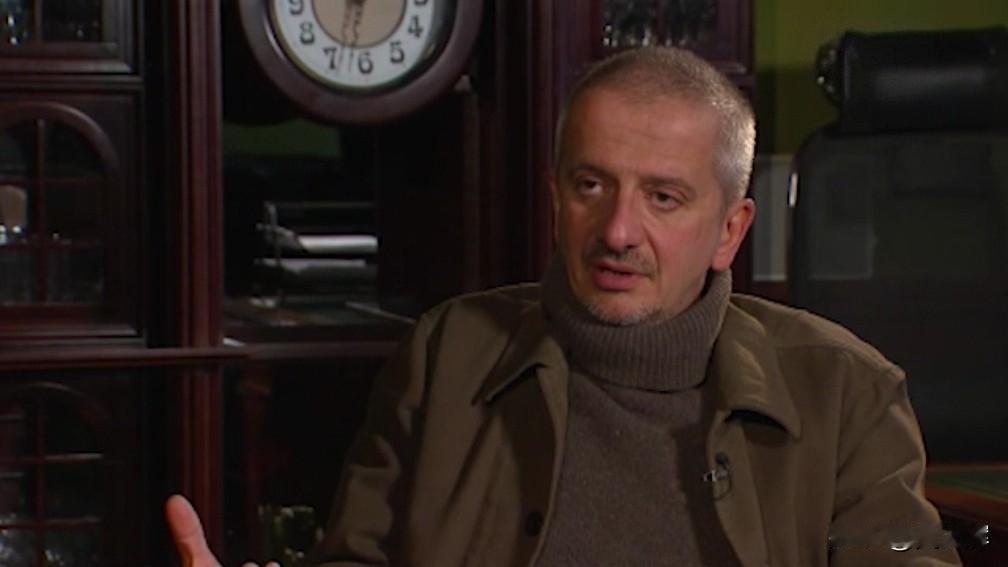 俄罗斯联邦功勋文化工作者、导演康斯坦丁·博戈莫洛夫在接受“俄罗斯-1”频道采访时