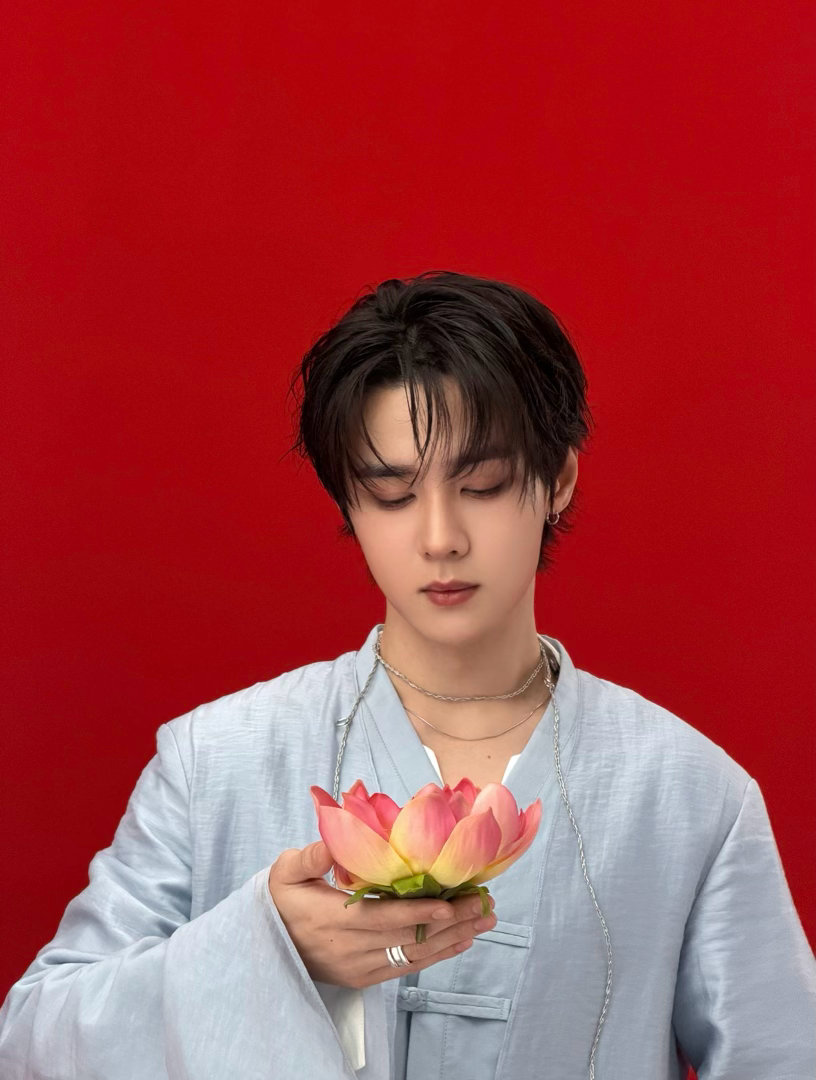 WayV 🪽WayV_VisionWings 【260813】钱锟 🍠更新一