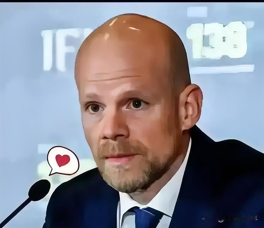 国际足联态度转变！
因为国际足协将中文从他们的网站上剔除，所以原定的3亿美元购买