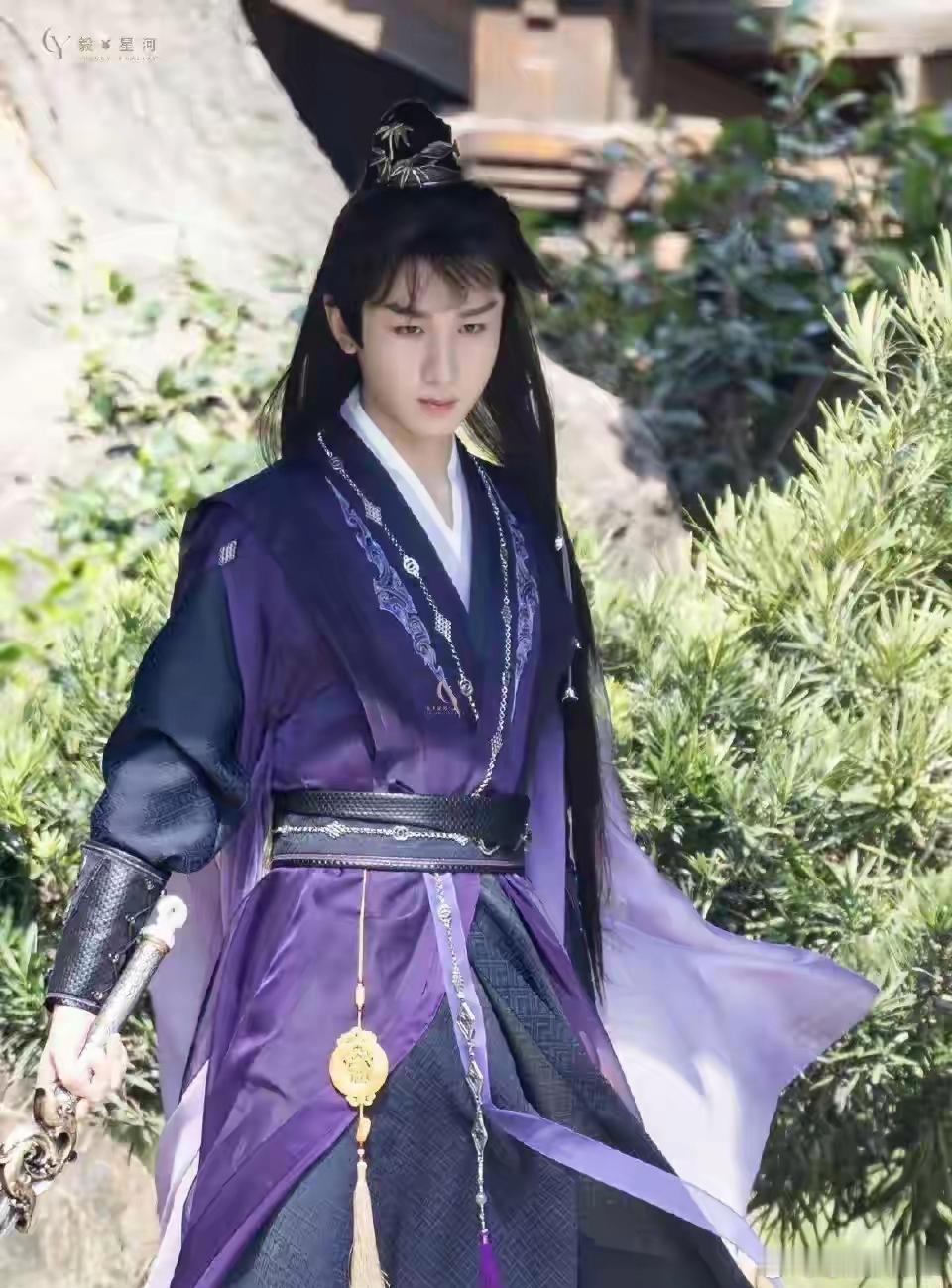 成毅刘海看起来好违和的样子[闭嘴] ​​​