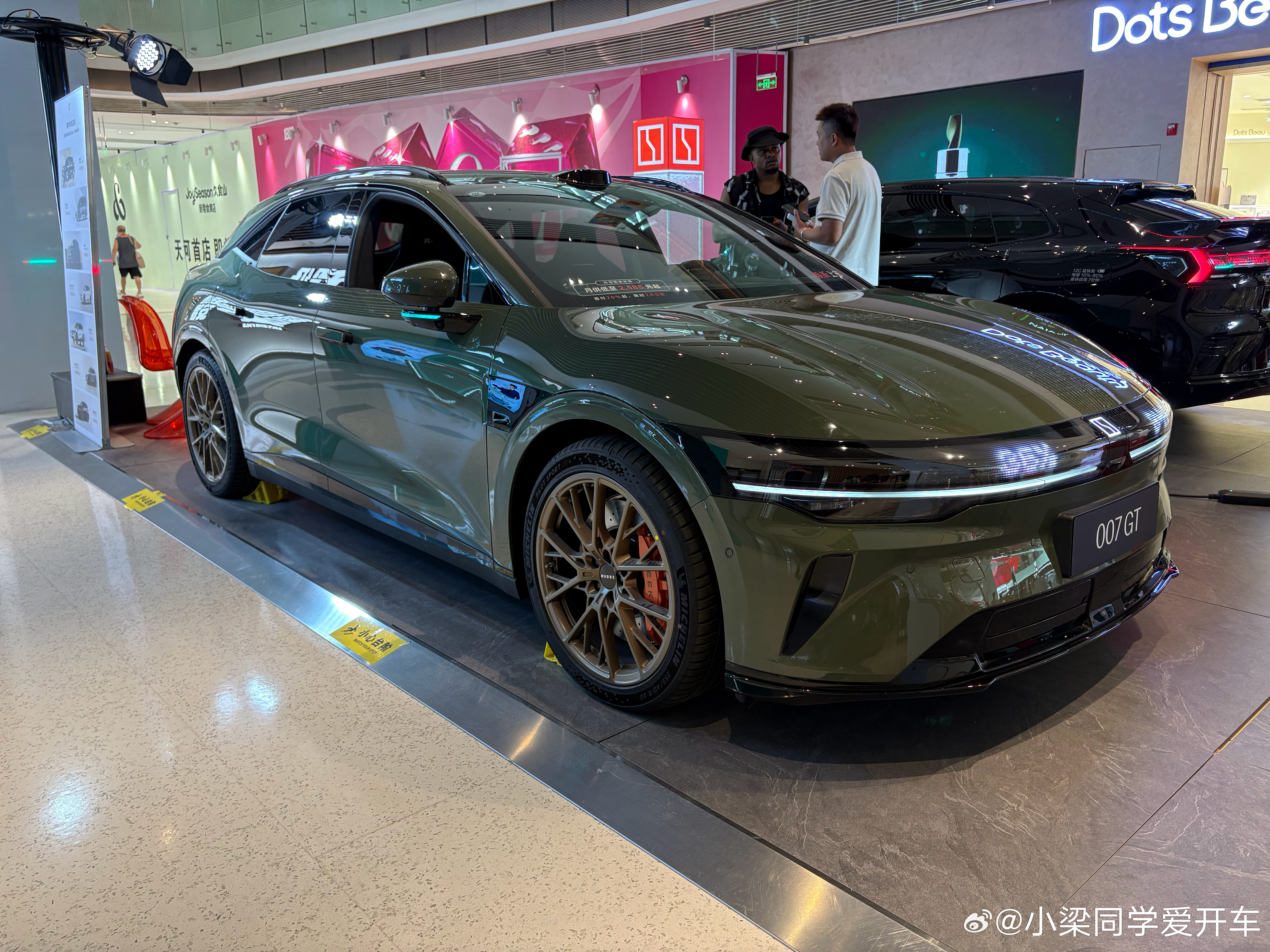 小梁说车大v聊车 一口气拍了三款当下最火热的猎装车大家觉得我最喜欢哪一款？猜猜吧