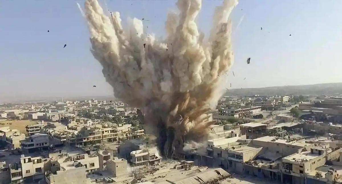 情况失控了！榛树导弹击中利沃夫仅数小时，英法德三国领导人火速连线，他们终于明白：