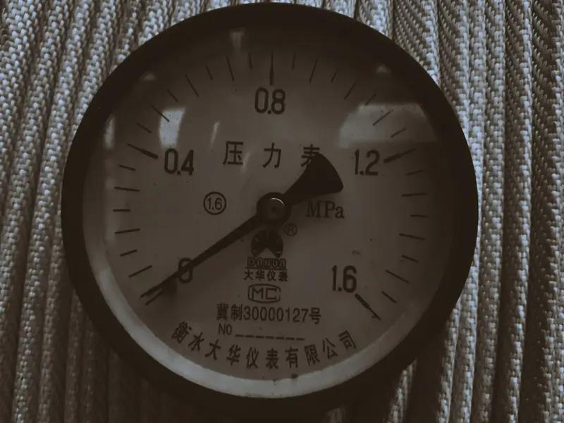 心里的苦

有时候，人很烦，心很累，不是脾气不好，而是太累。压力太大，有些事，不