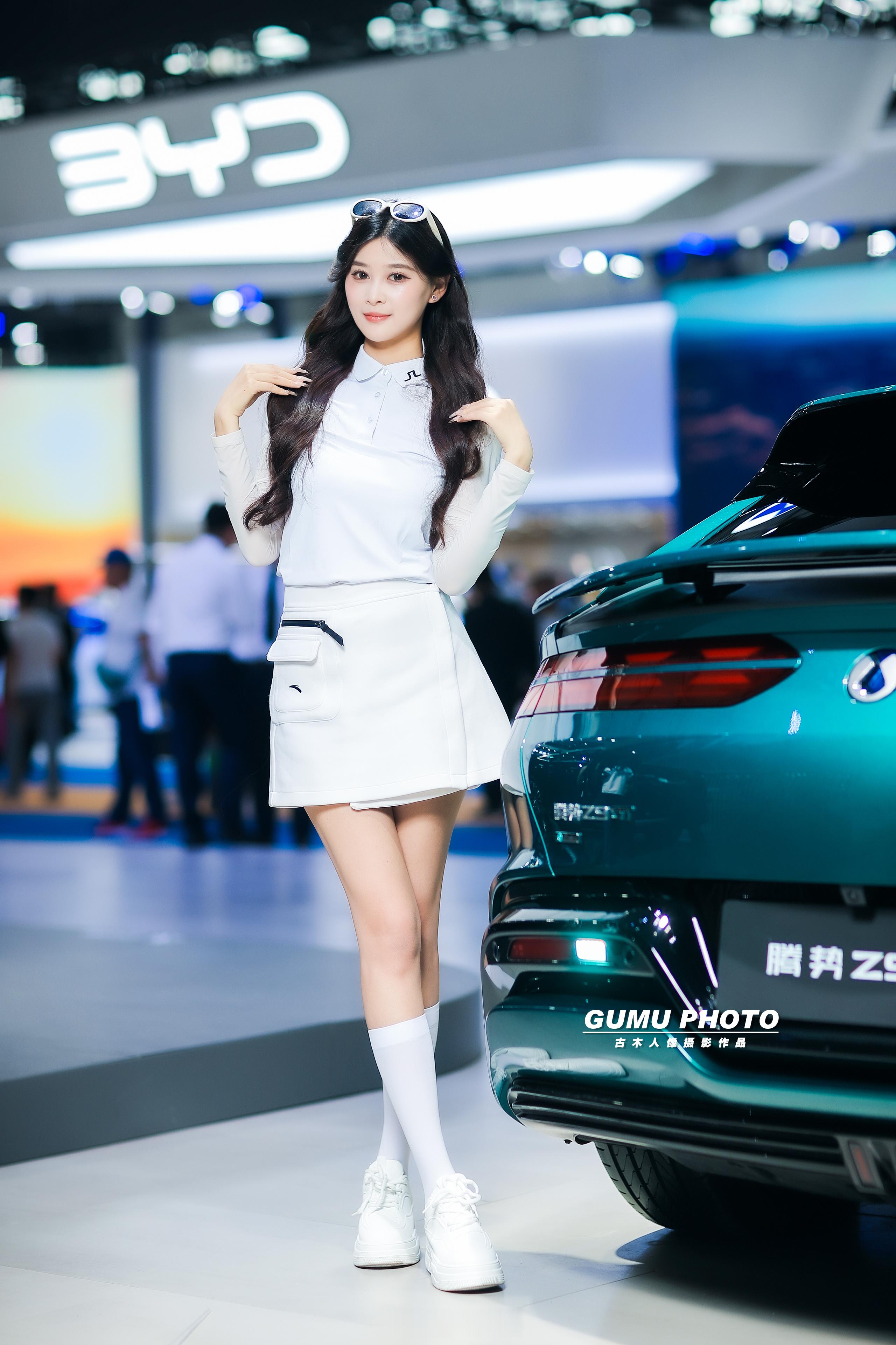 2026贵阳国际车展腾势展台模特小姐2026贵阳国际车展 