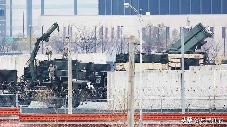 美军在损失了至少4套萨德反导的AN/TPY2雷达以后，驻韩美军的萨德系统转移至韩