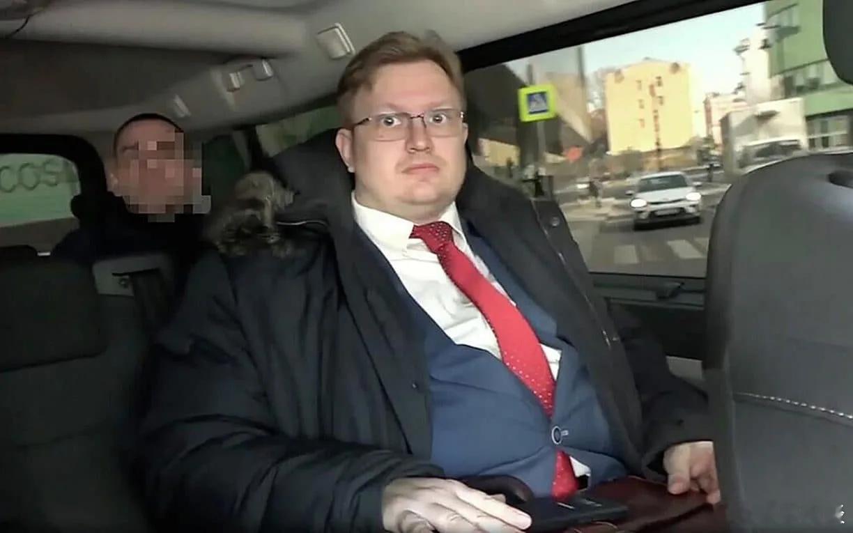 【俄罗斯外交官因向美国出售机密而被判刑】（电讯报）一名俄罗斯外交官因向美国出售国