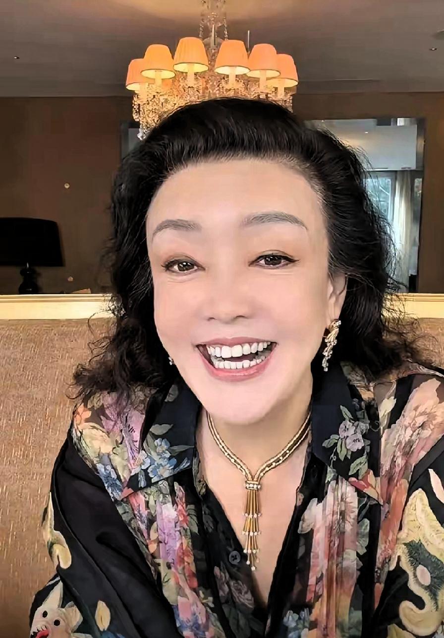 春节到了,家家户户,都盼着团圆,这是老传统,大家都知道,可是现在呢,年轻一辈啊,