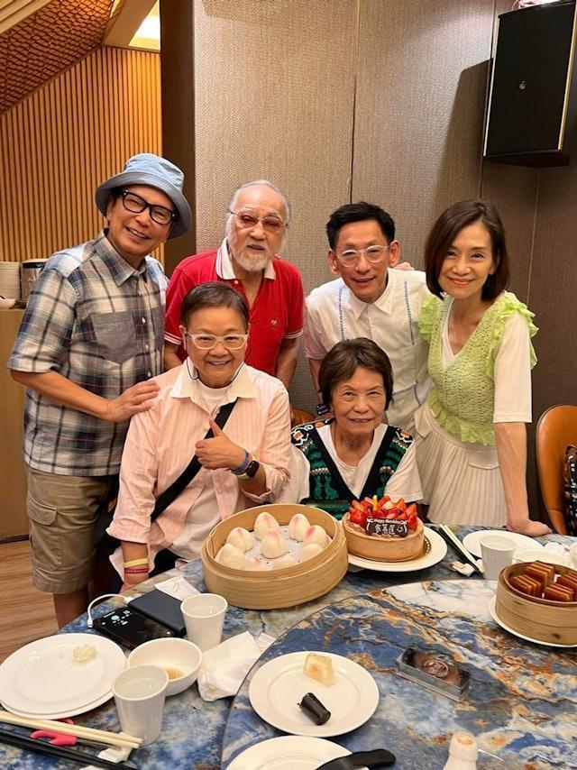 现年87岁的「鱼毛姐」余慕莲自2020年先后因右耳石、血液发炎及肺纤维化入住IC