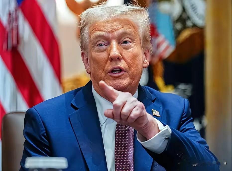 特朗普这个人说话从来都不靠谱。今天的特朗普很有可能否定昨天的他。
而明天的特朗普