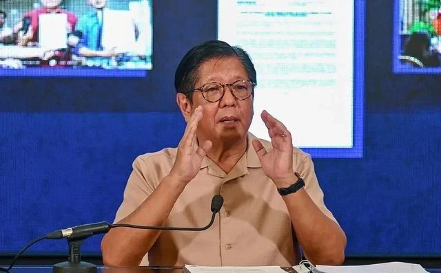 菲律宾媒体：总统健康状况恶化，已无法履行职责。


总统办公室最初公布，马科斯出