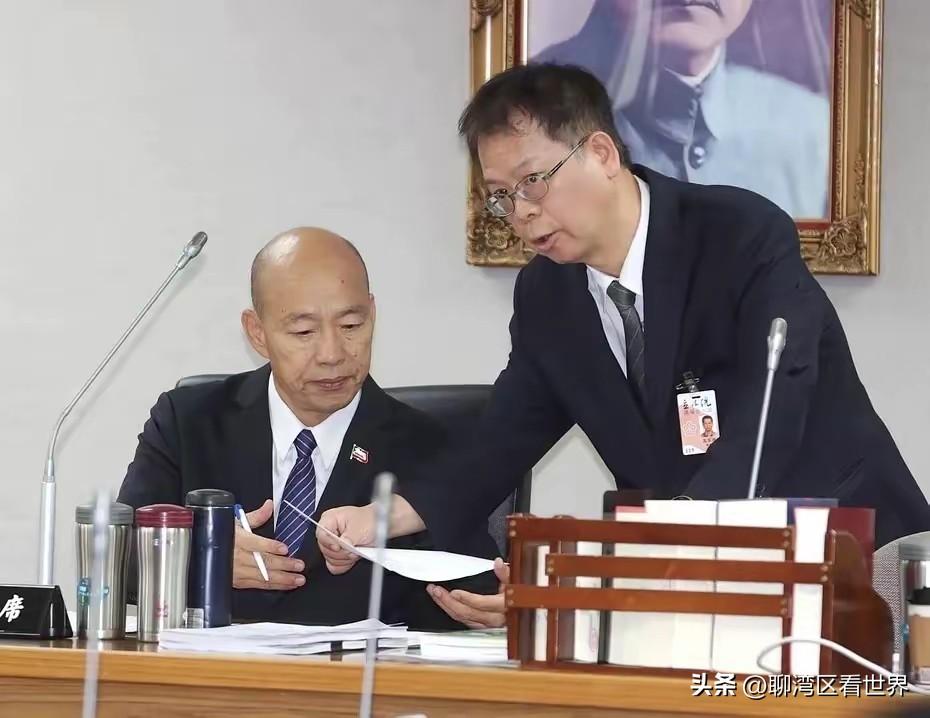 韩国瑜越来越像王金平了。话说岛内2026年总预算都没有获得立法机构通过，没想到的