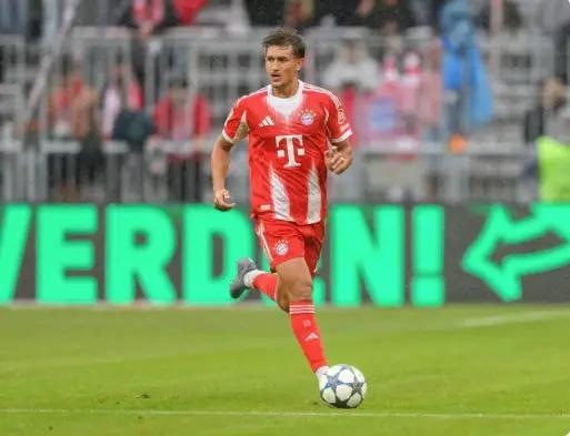 好久没有见到拜仁经典的最后时刻逆转了，在80分钟的时候，拜仁还落后弗赖堡2个球，