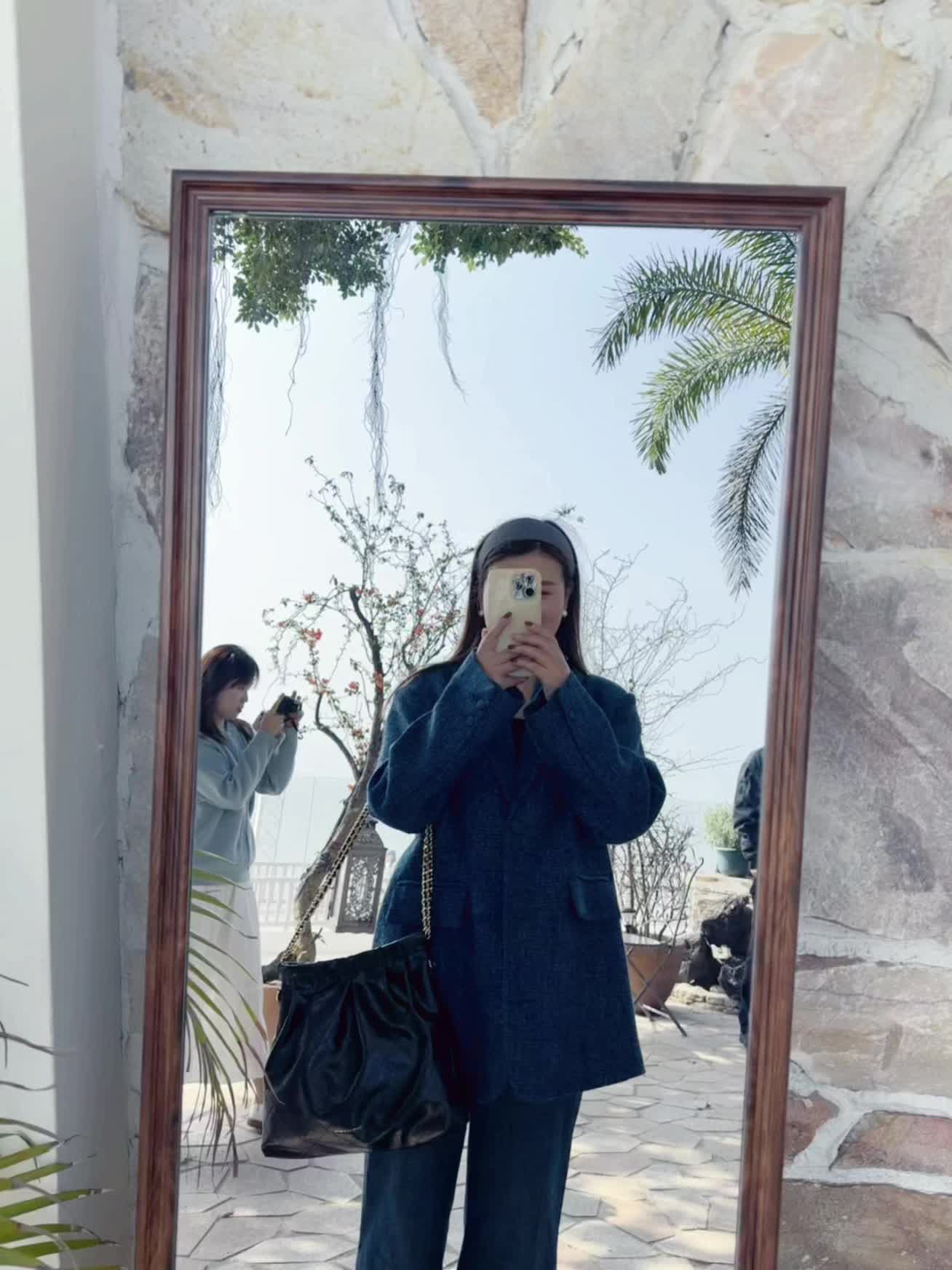 世上根本没有体面的赚钱方式，都是挣到钱以后才能体面.