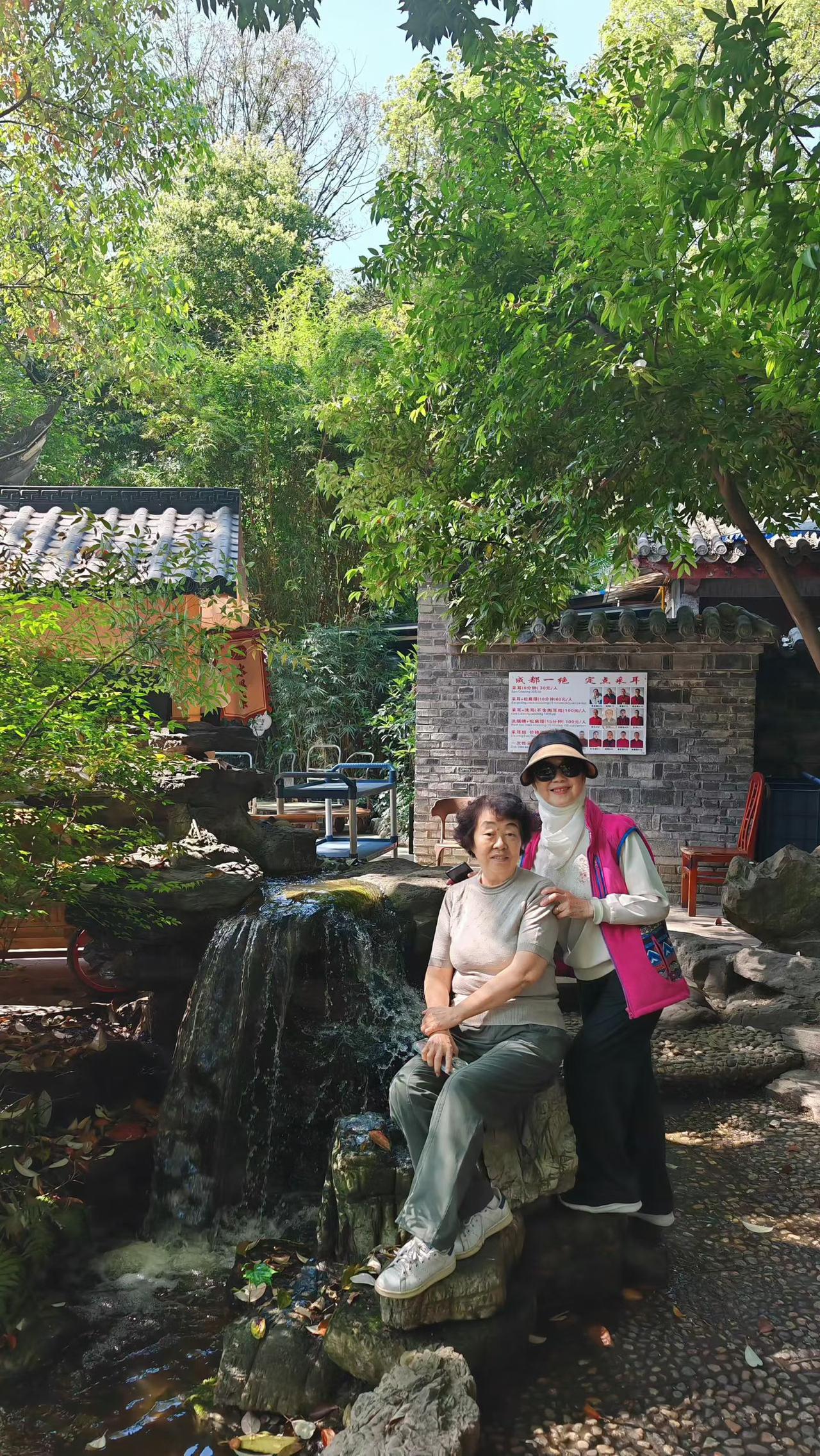 我和你差不多也是这样，感觉挺好，无事无非，不攀比……这样的生活多好[大笑]开心过