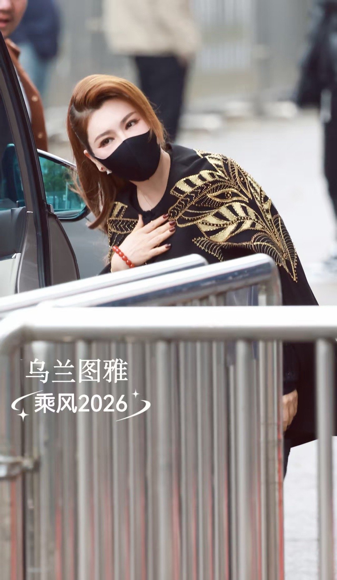 乘风2026草原追光姐乌兰图雅 被乌兰图雅的歌声狠狠戳中！清亮的嗓音搭配大气的台