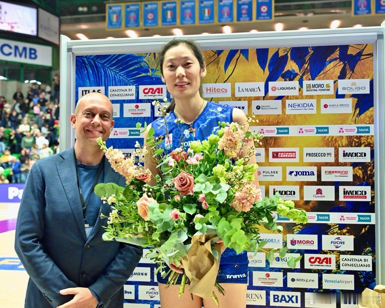 马年接福发博接整年福气，一马当先迎好运！祝大家新年快乐，马年马到成功，马驰骉骉，