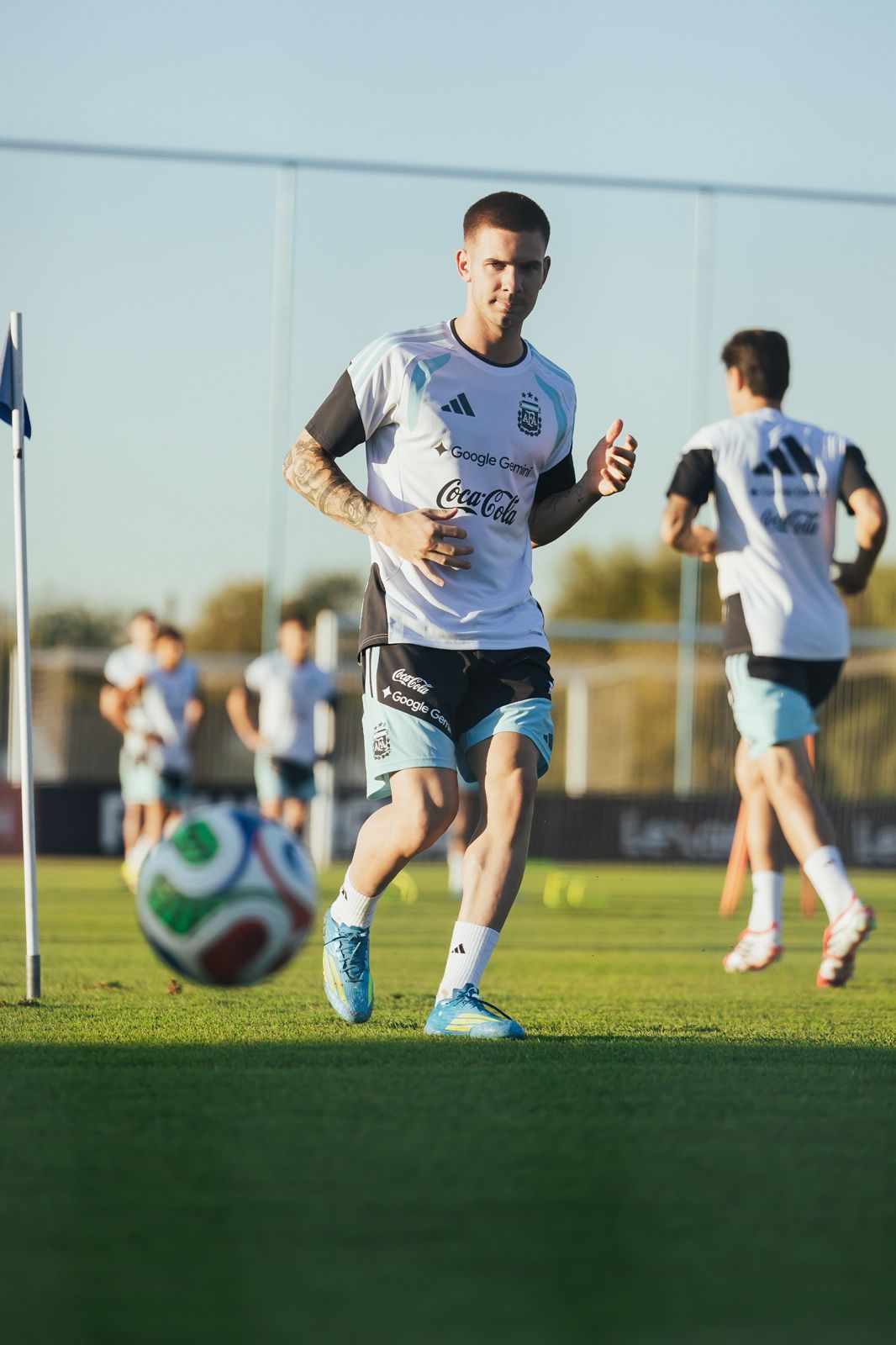 okdiario：皇马正在考虑今夏将马斯坦托诺租借出去，以便他能获得更多的上场时