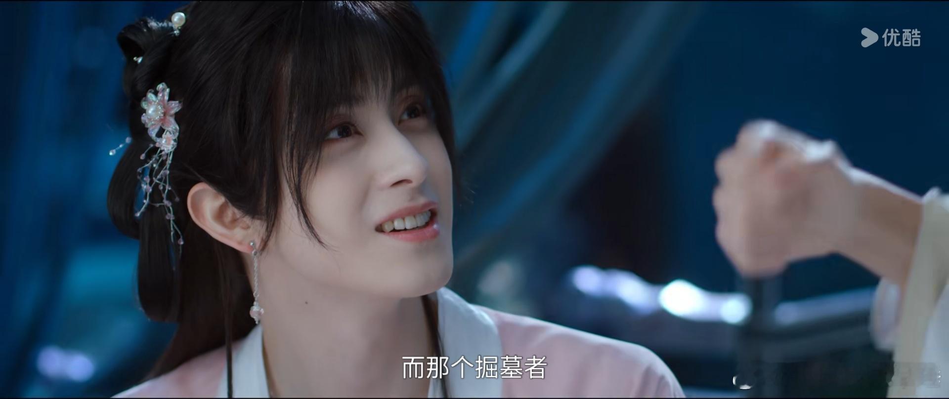 敖瑞鹏女装看起来还挺好看的