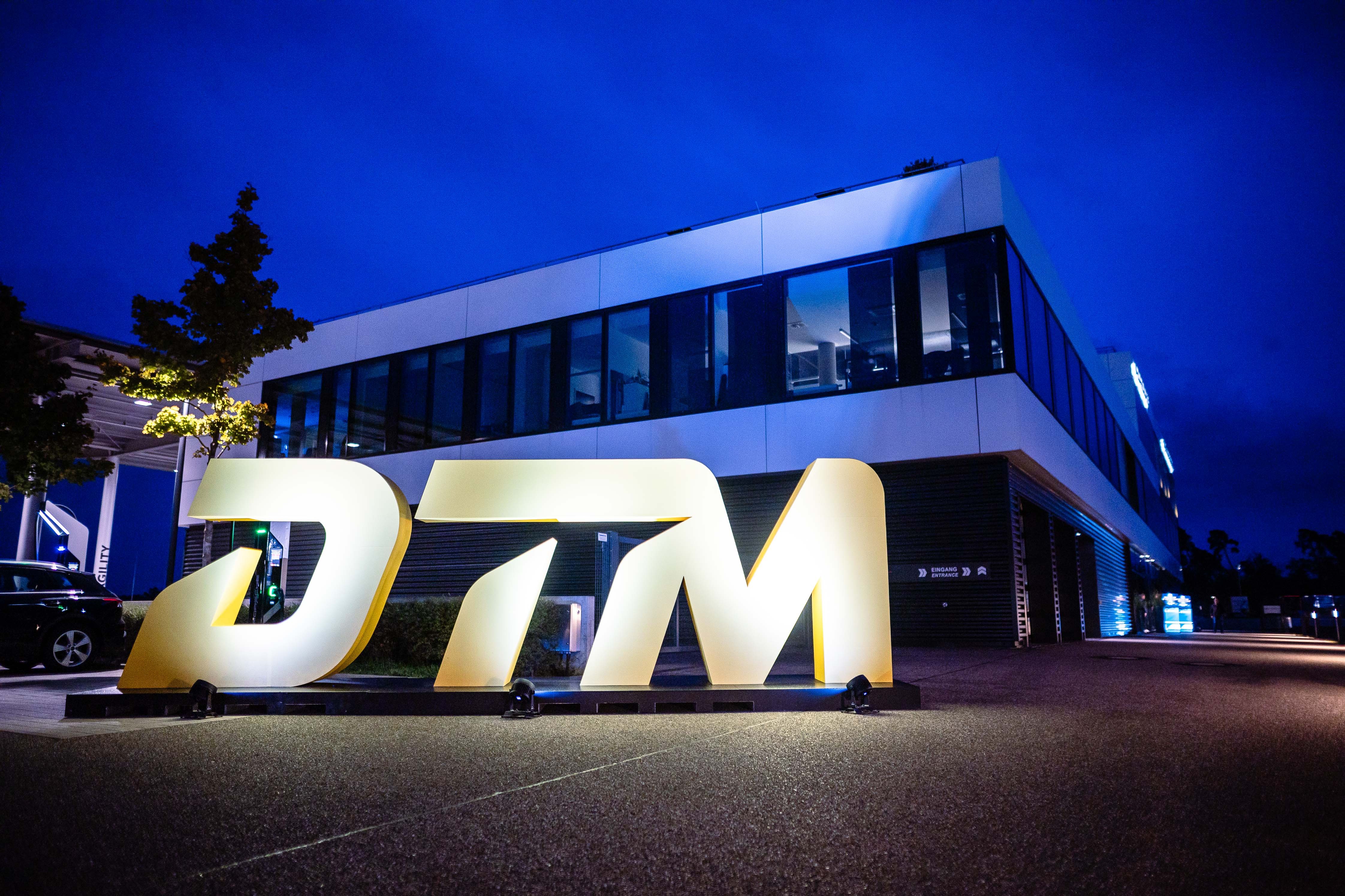 数说2025赛季DTM在2025年带来了史上最激烈的赛季，共计9位车手在霍根海姆