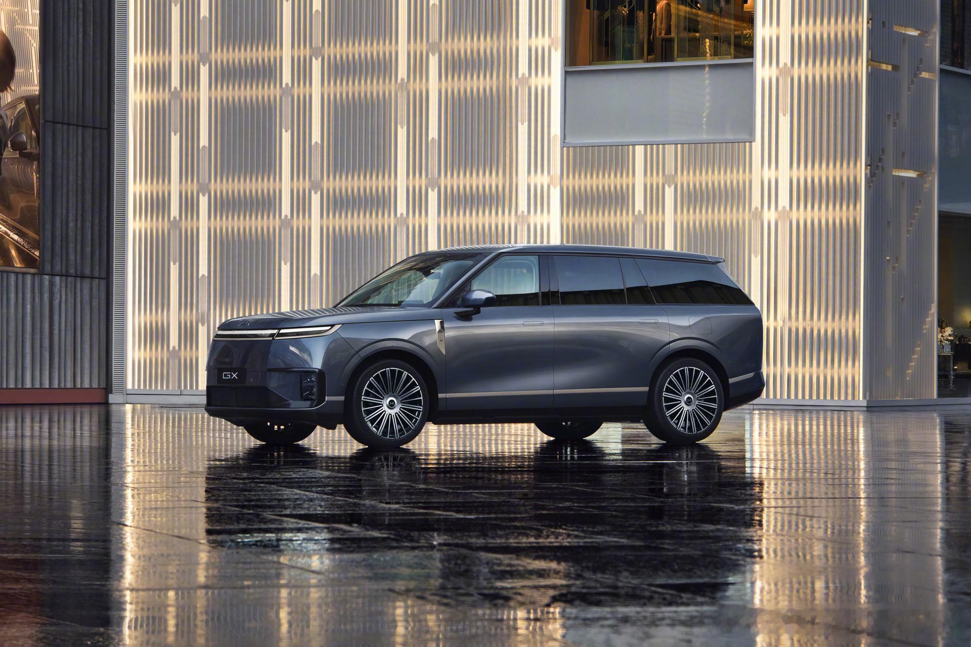 再说一次，你们不要觉得贬低小鹏GX是一件好玩的事情。不是说GX不能2字头，GX如