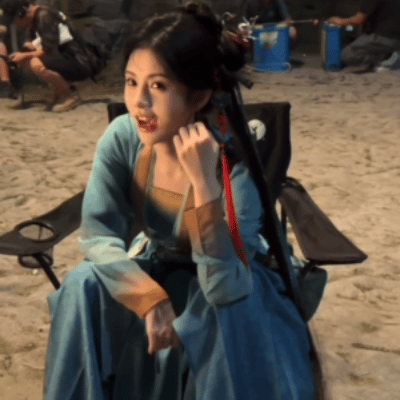 我的点赞特效变成阿黛了，不信你试试？ 