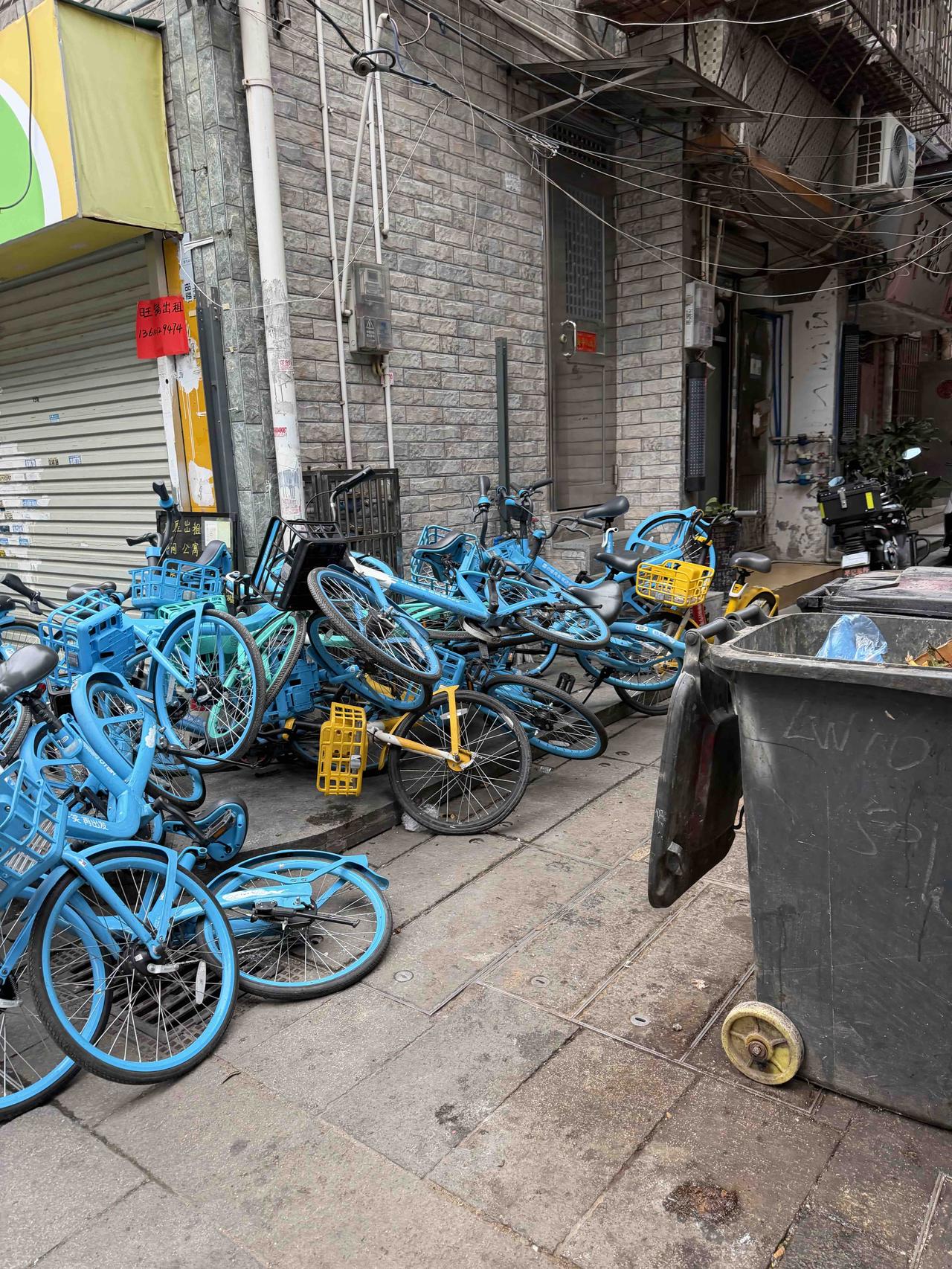 广州共享单车太乱停，逆行，希望广州交警，广州城管管一下