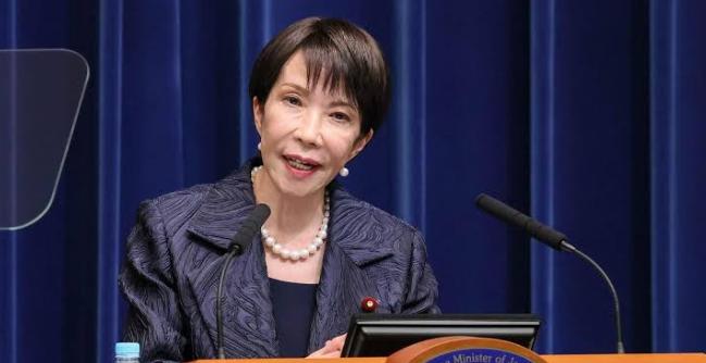 高市早苗对俄罗斯发出威胁，要求俄罗斯按她说的做，宣称日本对俄罗斯岛屿有“主权”。