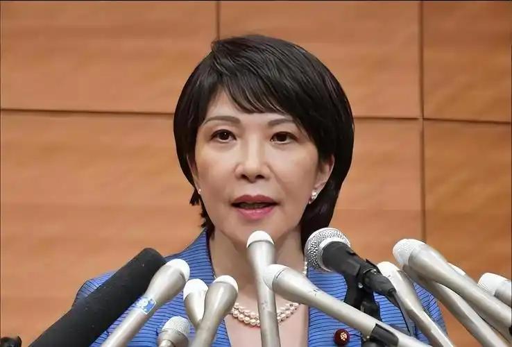 新加坡联合早报8月5日写道：“日本发出最新的防卫白皮书，指中国是‘最大的战略挑战