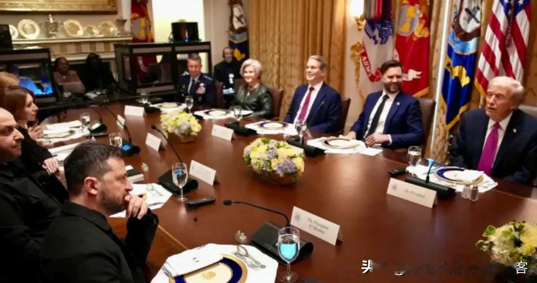 乌克兰战争落下帷幕？
 
11月26日，泽连斯基发表声明，宣布乌克兰正式开启由美