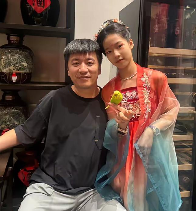 [微风]张雪峰走了，他最大的放不下的，估计不是他的公司，也不是他的教育事业，而是