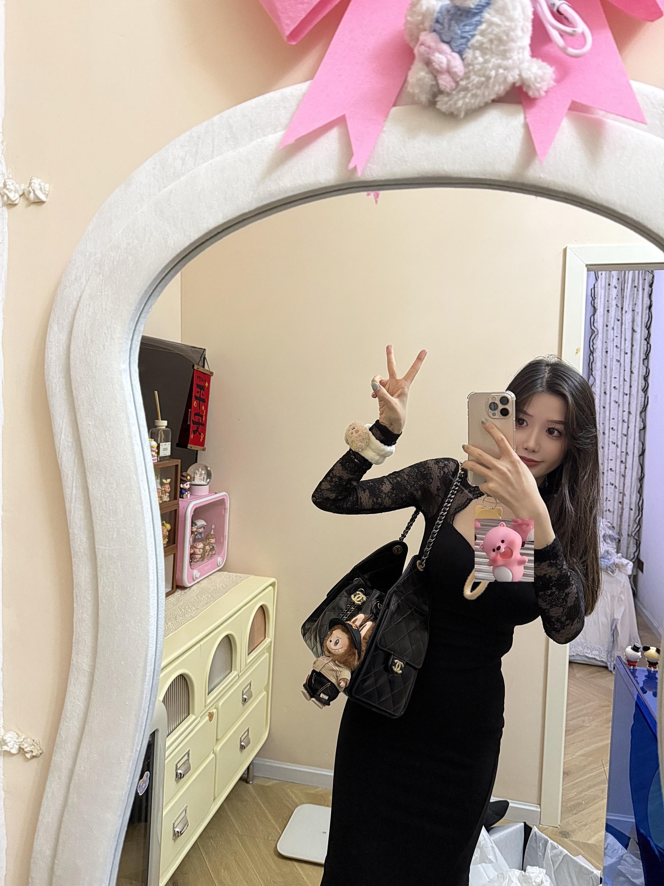 你们都去结婚生孩子吧，我只要老铺和香奈儿☺️☺️☺️（ps：啃老真好...