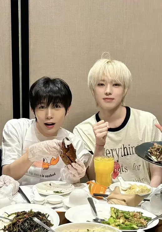 广濑辽现在竟然同框不输sakuya 门面line早晚有他一席之位吧？