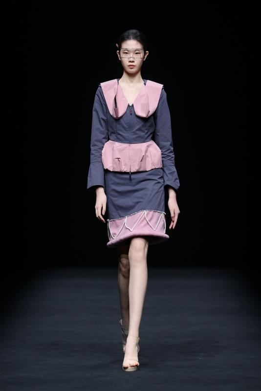 the hanah·韩银月 2026春季中国国际时装周"鼓韵·织尚"大秀，是非遗