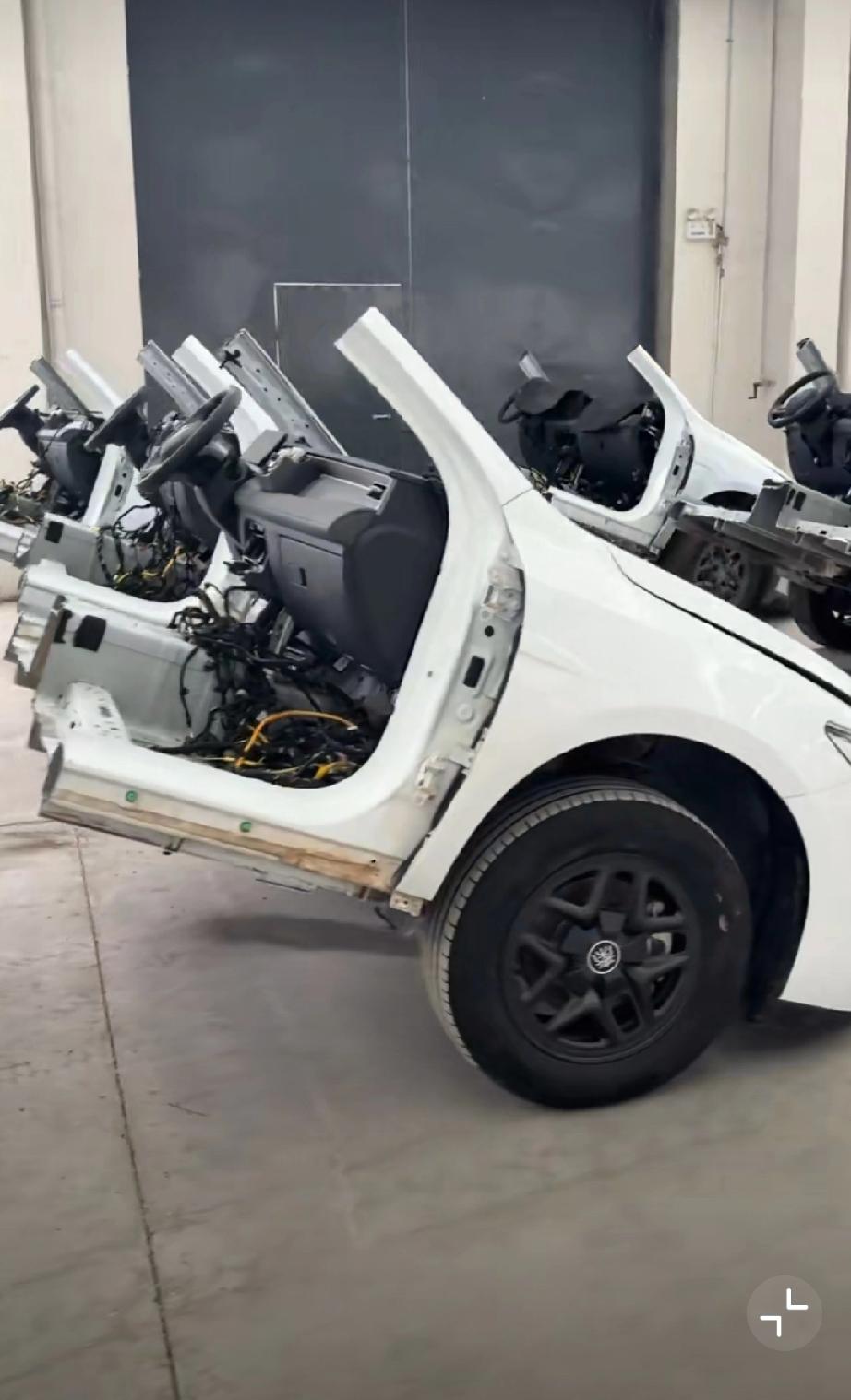 网友曝光二代秦plus切割发国外…真是攻守易型了，放以前，切割车可是豪车的象征。