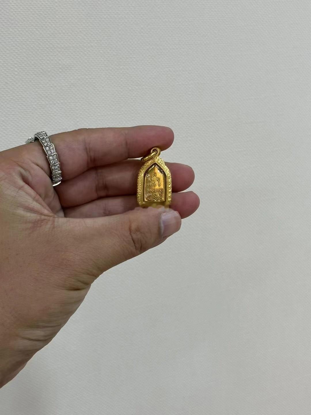 纯金派利碧纳 