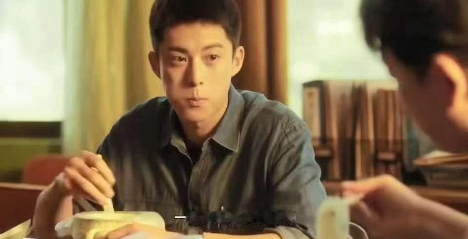 王鹤棣带火昆明米线店黑夜告白这些取景地火爆出圈了 一部好剧带火一座城，王鹤棣更是