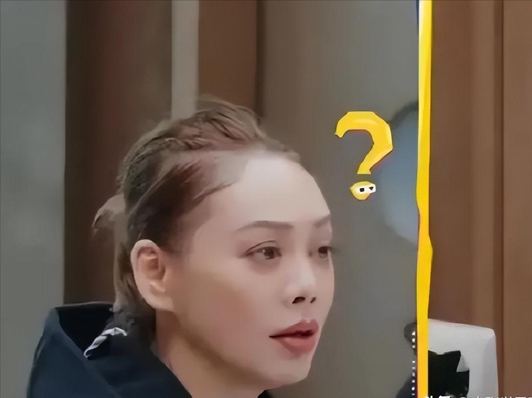 [微风]宁静当年在美国生完娃，没坐传统月子，直接冰水洗澡、出门吹风。十年后她上节